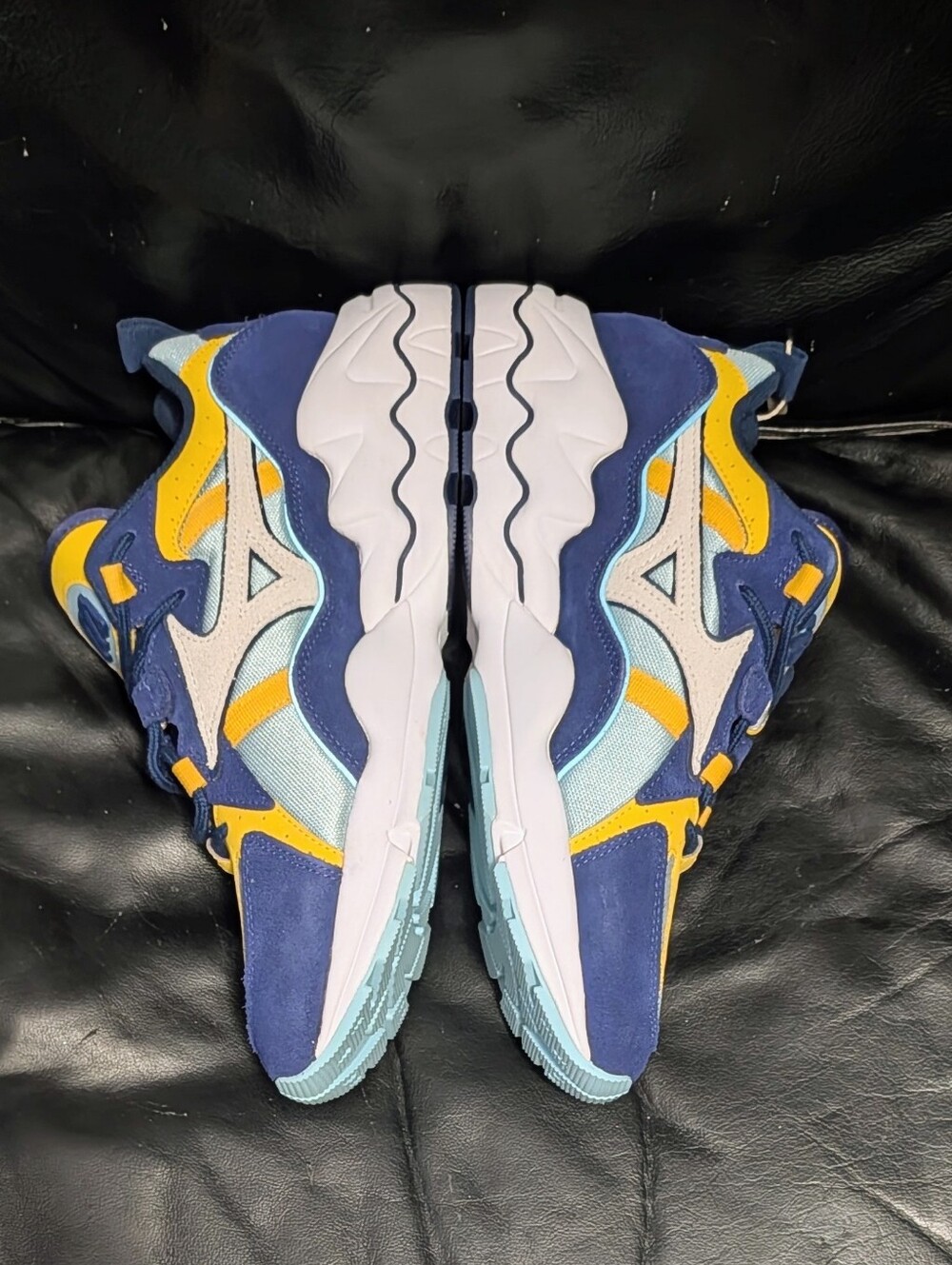 Mizuno Wave Rider 1 OG - Picture 2 of 4